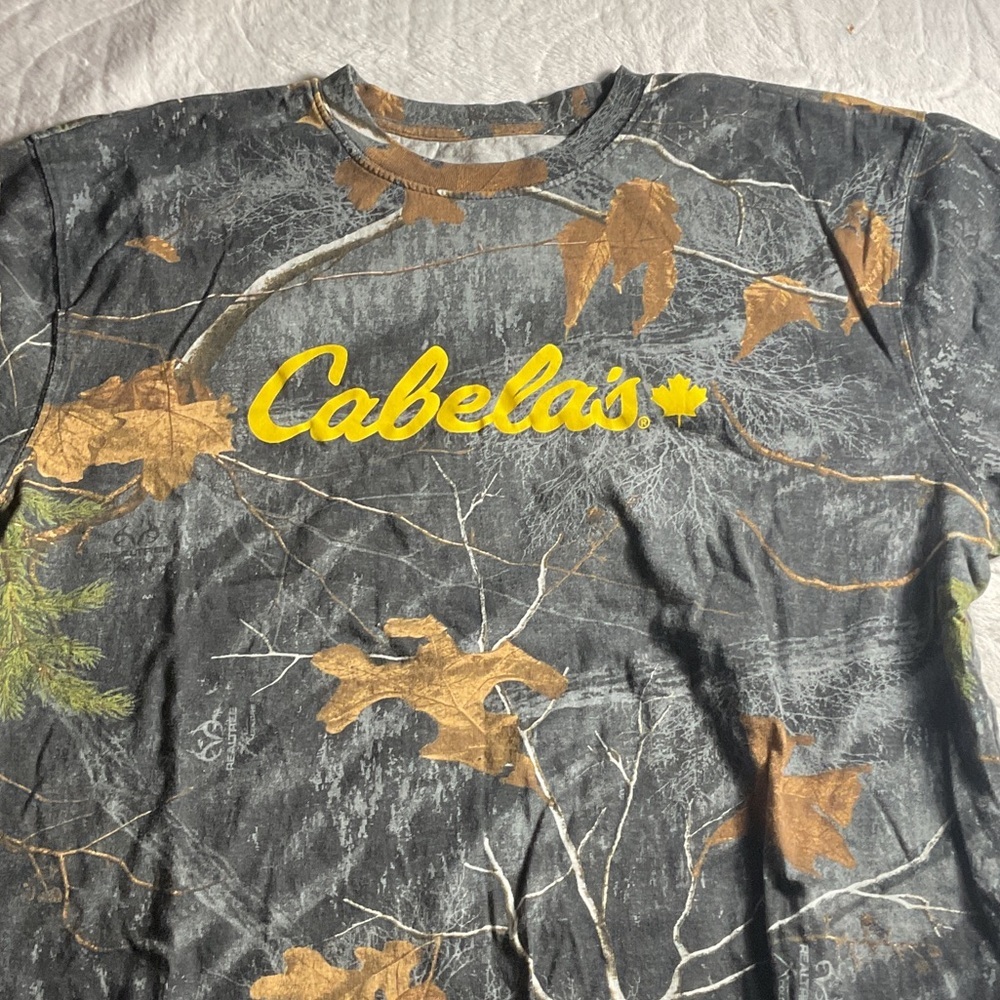 Cabela's Gray and Brown Camouflage hunting Short Sleeve Tee